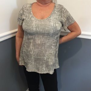 LuLaRoe shirt size M. Light grey with white